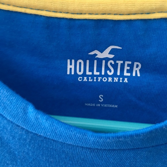 NWOT Hollister Cotton Tee - Picture 3 of 4